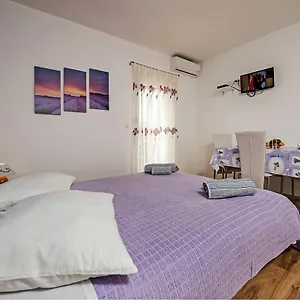 apartments-roko-rovinj.in-istria.net/