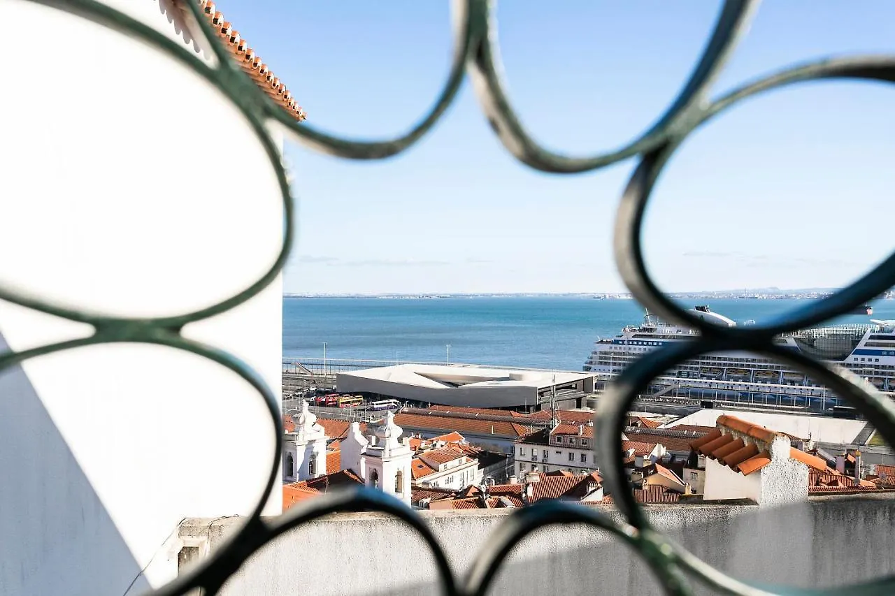 Cosy Alfama Hideout - With Rooftop Terrace Lisbon Apartment